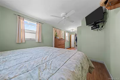 166 Swan Lane, Levittown, NY 11756 - Photo 22