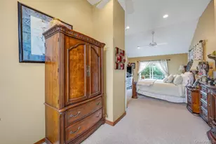 63 Silver Ln, Levittown, NY 11756 - Photo 18