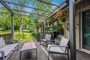 1 Clark St, Smithtown, NY 11787 - Photo 32