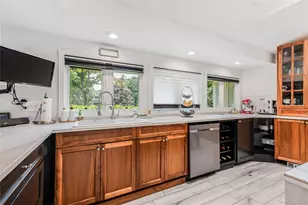 1 Clark St, Smithtown, NY 11787 - Photo 12