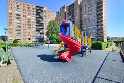 61-20 Grand Central Parkway #C207, Forest Hills, NY 11375 - Photo 18