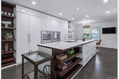 15 Fairway Circle S #15, Manhasset, NY 11030 - Photo 12