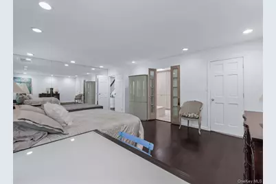 15 Fairway Circle S #15, Manhasset, NY 11030 - Photo 20