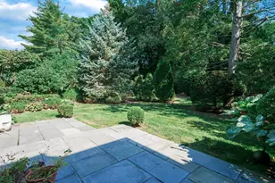 15 Fairway Cir S, Manhasset, NY 11030 - Photo 30