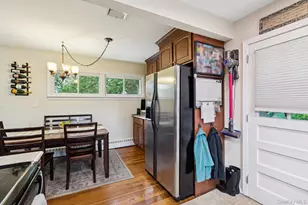 111 Berry St, Lindenhurst, NY 11757 - Photo 8