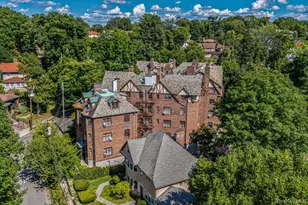 38-30 Douglaston Pkwy, Douglaston, NY 11363 - Photo 18