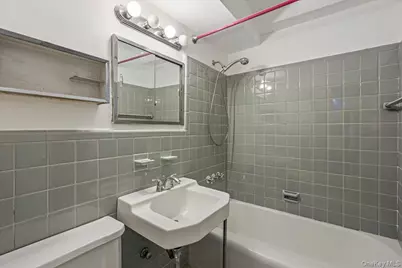 310 E 70th Street #1M, New York, NY 10021 - Photo 18