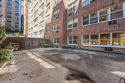 310 E 70th Street #1M, New York, NY 10021 - Photo 20