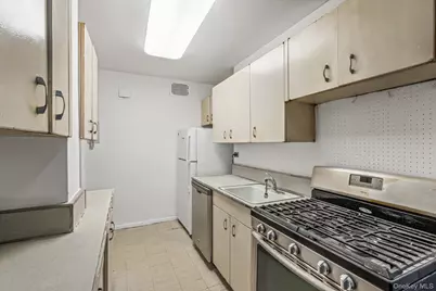 310 E 70th Street #1M, New York, NY 10021 - Photo 8