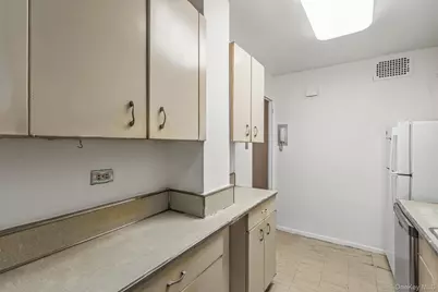 310 E 70th Street #1M, New York, NY 10021 - Photo 10