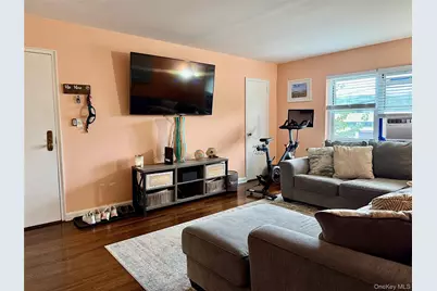 560 Tuckahoe Road #1B, Yonkers, NY 10710 - Photo 4