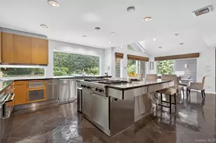 48 Morgan Dr, Old Westbury, NY 11568 - Photo 20