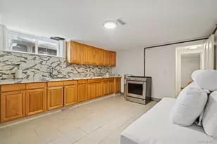 191 Dunwoodie St, Yonkers, NY 10704 - Photo 34