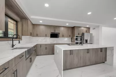 16515 Cross Island Parkway, Whitestone, NY 11357 - Photo 10