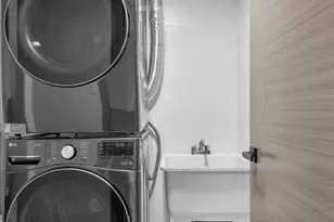 165-15 Cross Island Pkwy, Whitestone, NY 11357 - Photo 40