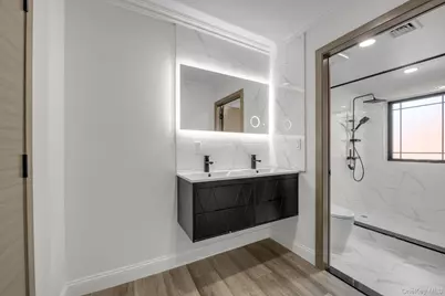 16515 Cross Island Parkway, Whitestone, NY 11357 - Photo 22