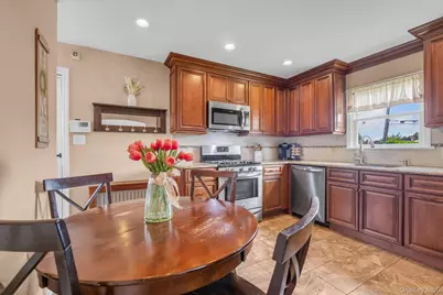 91 7th Street, Hicksville, NY 11801 - Photo 4