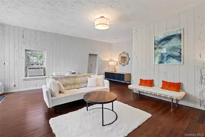 55 W End Avenue, East Quogue, NY 11942 - Photo 14