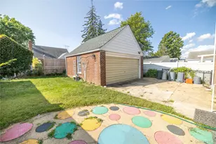 1035 Wool Ave, Franklin Square, NY 11010 - Photo 18