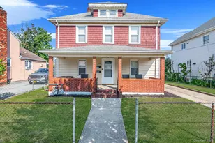 236 Jackson Ave, Mineola, NY 11501 - Photo 2