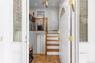 1 Phillips Dr, Airmont, NY 10901 - Photo 4