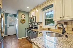 8 Beaumont Ln, Lake Grove, NY 11755 - Photo 16