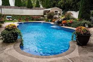 8 Beaumont Ln, Lake Grove, NY 11755 - Photo 40