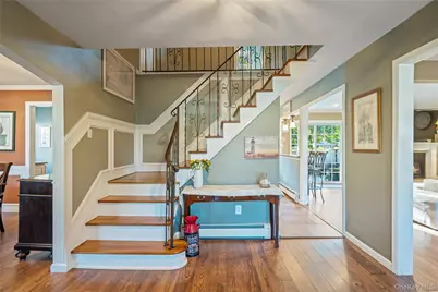 8 Beaumont Lane, Lake Grove, NY 11755 - Photo 4