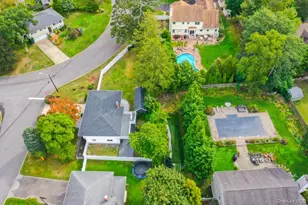 22 Brian Dr, East Islip, NY 11730 - Photo 4