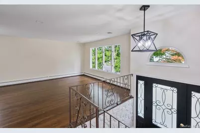 22 Brian Drive, East Islip, NY 11730 - Photo 6