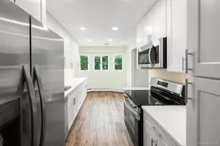 22 Brian Dr, East Islip, NY 11730 - Photo 8