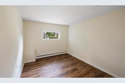 22 Brian Drive, East Islip, NY 11730 - Photo 18