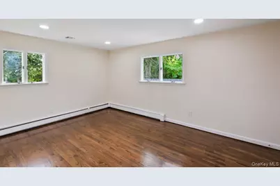 22 Brian Drive, East Islip, NY 11730 - Photo 14