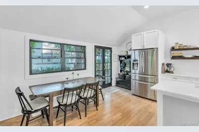 172 Lincoln Avenue, Sayville, NY 11782 - Photo 6