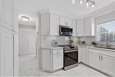 11 Foster Lane, Westbury, NY 11590 - Photo 16