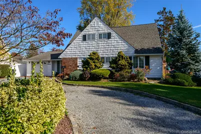 11 Foster Lane, Westbury, NY 11590 - Photo 2
