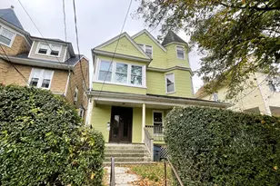 134 Vista Pl, Mount Vernon, NY 10550 - Photo 2