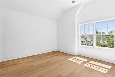 69 Halsey Street, Southampton, NY 11968 - Photo 18