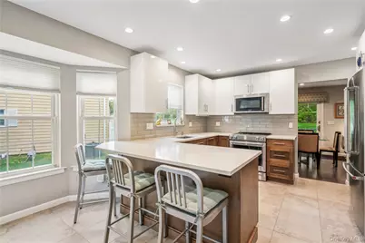 154 Hidden Ridge Drive, Syosset, NY 11791 - Photo 8