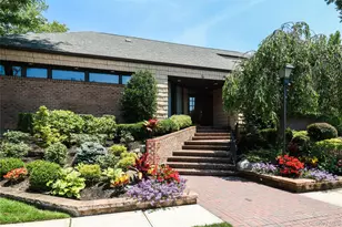 154 Hidden Ridge Dr, Syosset, NY 11791 - Photo 32