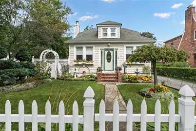 22 3rd Avenue, Central Islip, NY 11722 - Photo 2