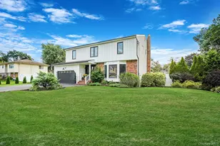 11 Susan Ct, Deer Park, NY 11729 - Photo 2