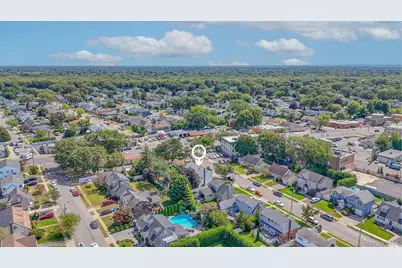 203 N Manhattan Avenue, Massapequa, NY 11758 - Photo 10