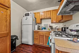 200 Lowndes Ave, Huntington, NY 11746 - Photo 16