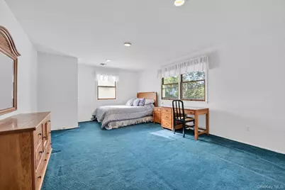 36 Somerset Drive S, Great Neck, NY 11020 - Photo 22