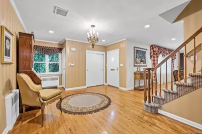 36 Somerset Drive S, Great Neck, NY 11020 - Photo 4