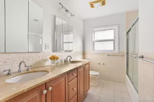 270 Pembrook Dr, Yonkers, NY 10710 - Photo 18