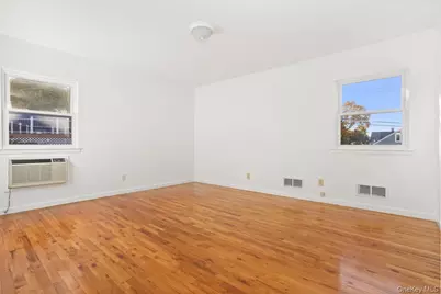 270 Pembrook Drive, Yonkers, NY 10710 - Photo 14