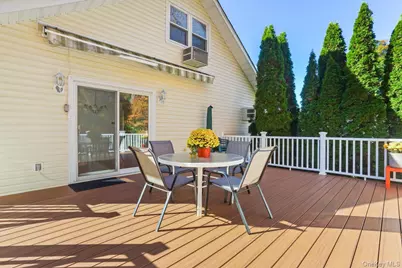 270 Pembrook Drive, Yonkers, NY 10710 - Photo 24