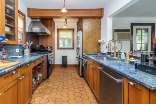 6 4th Rd, Great Neck, NY 11021 - Photo 12